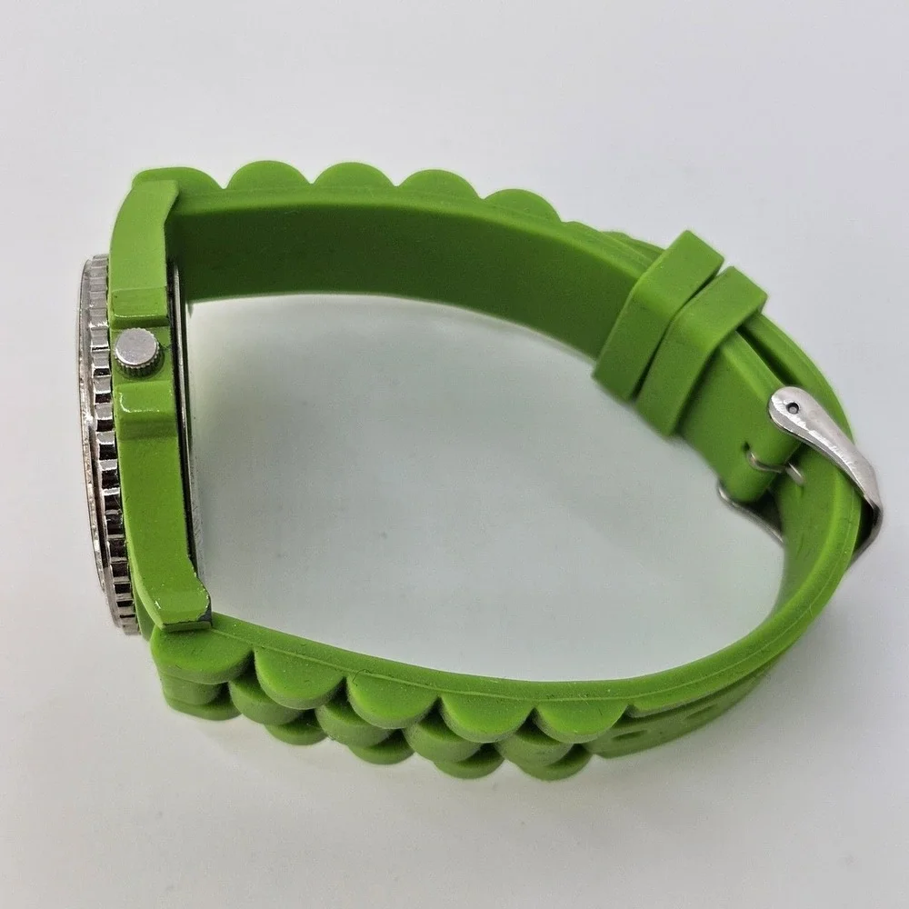 Women's Watch 38MM White‎ Dial Cross on Dial Religious Green Bands New Battery